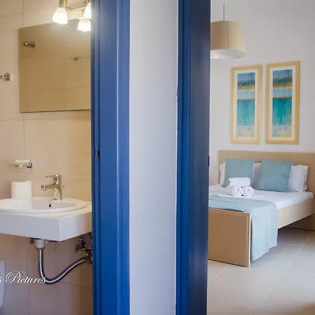 River Side Aparthotel 2*